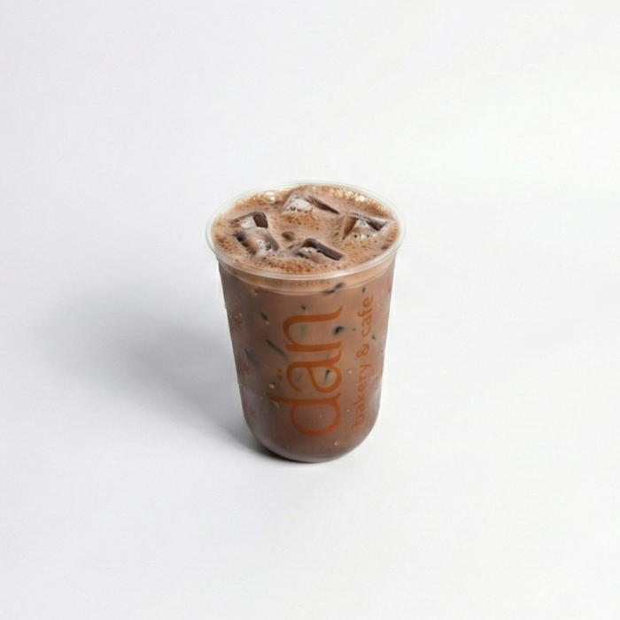 Iced mocha at dän Bakery & Café